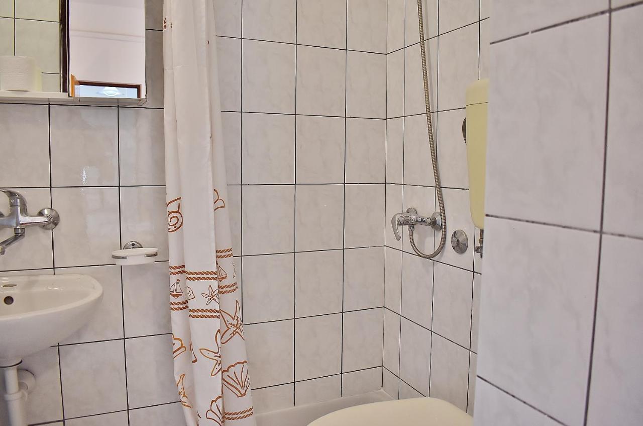 Apartament Banjol エクステリア 写真